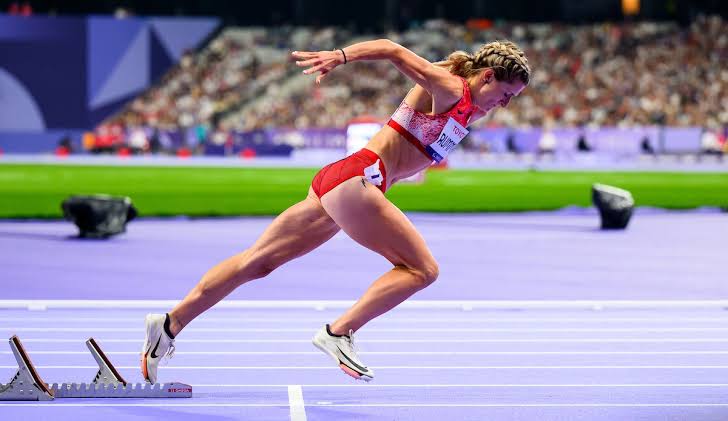 The Role of Athletes in Society: Influence, Responsibility, and Scrutiny